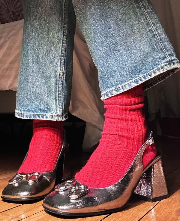 κόκκινες κάλτσες με ασημί sand heels sandal
