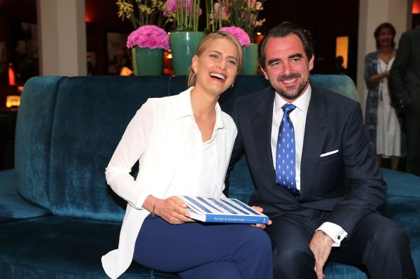 Με τον σύζυγό της πρίγκηπα Νικόλαο στη Γερμανία για την προώθηση του βιβλίου της. Photo by Gisela Schober/Getty Images