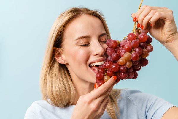 woman grapes 166832537_s